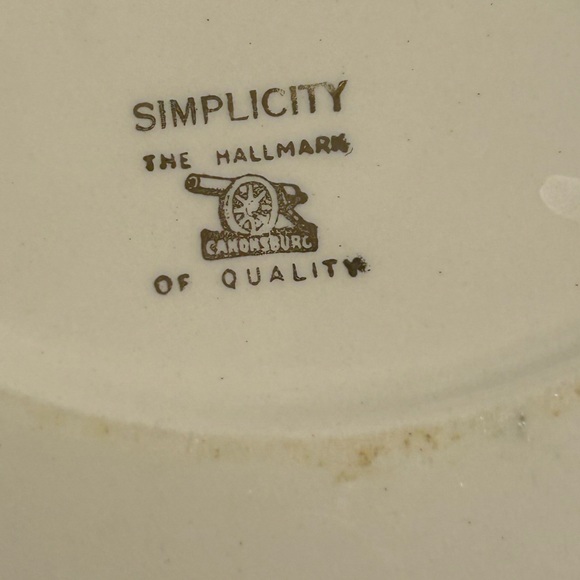 Simplicity Yellow Rose Dinner Plate by Canonsburg the Hallmark of quality 10in - Picture 5 of 7